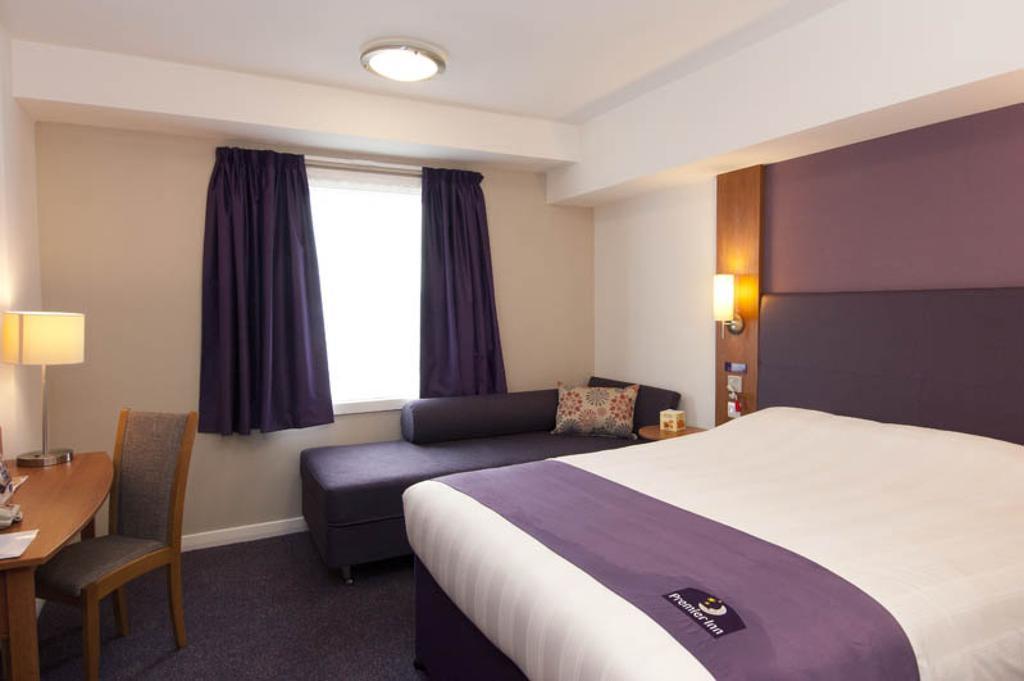 Premier Inn Dover East Екстериор снимка